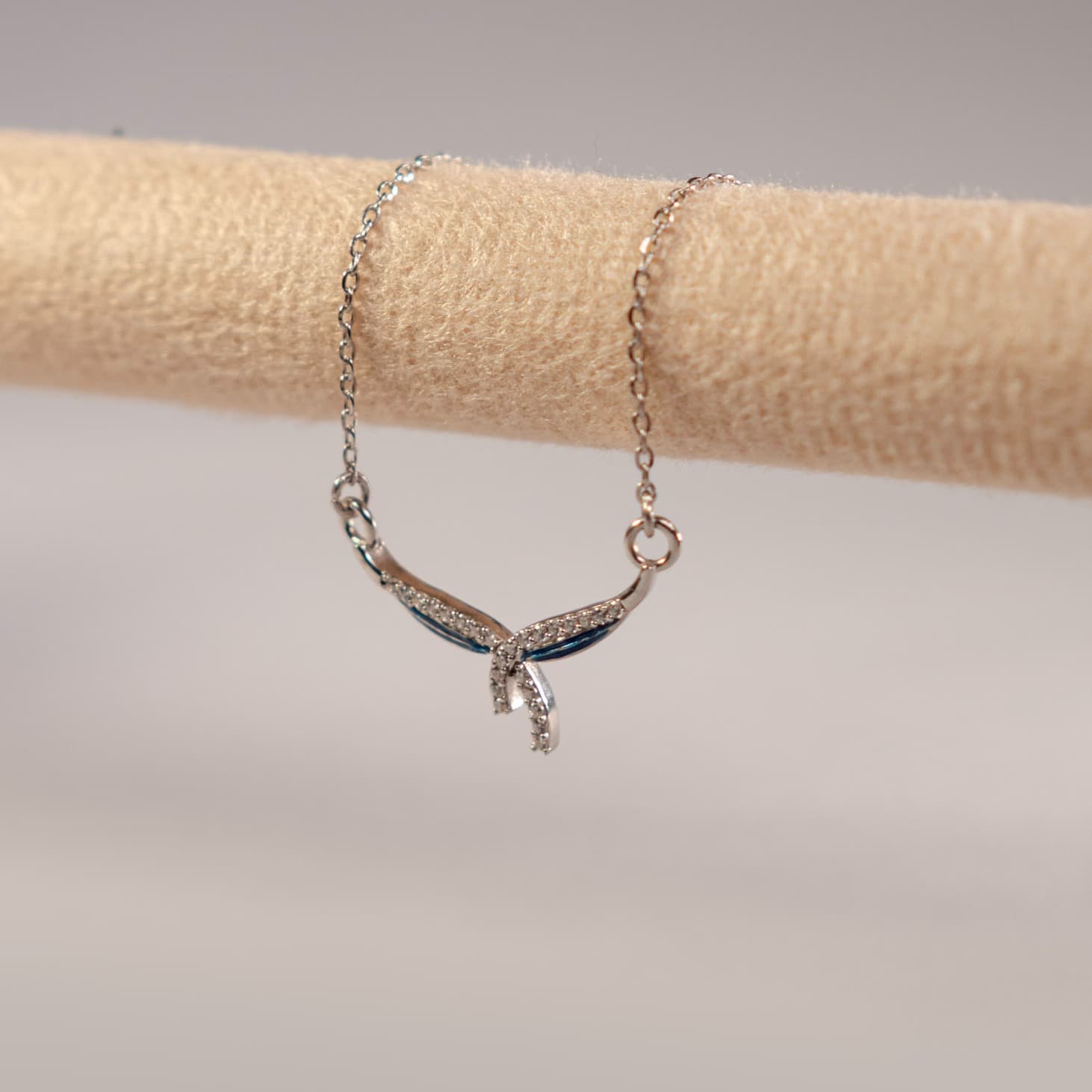 Ribbon Grace — image 1